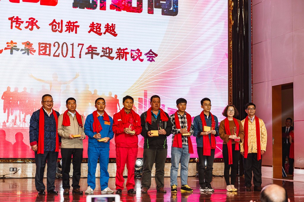 安全标兵.jpg 安全标兵.jpg